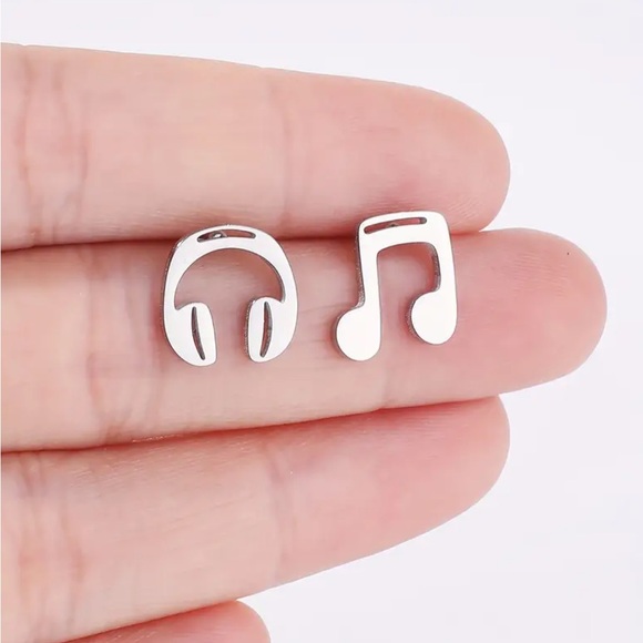 Asymmetric Design Headphone & Musical Note Stud Earrings - Picture 1 of 5